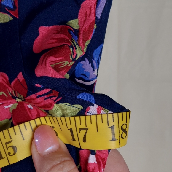 Lands End Size 2 Floral Blouse - Picture 5 of 7